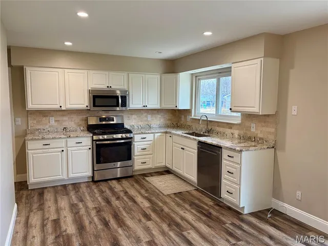 $330,000 | 660 Woodstream Drive, St. Charles, MO 63304