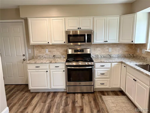 $330,000 | 660 Woodstream Drive, St. Charles, MO 63304