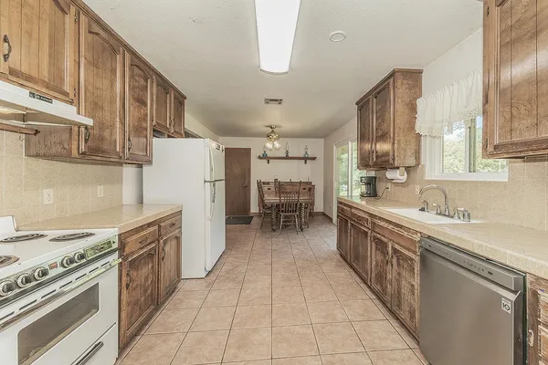 $695,000 | 26045 Pittman Hill Road, Clovis, CA 93619