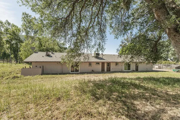 $695,000 | 26045 Pittman Hill Road, Clovis, CA 93619