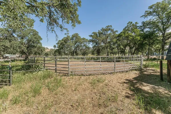 $695,000 | 26045 Pittman Hill Road, Clovis, CA 93619