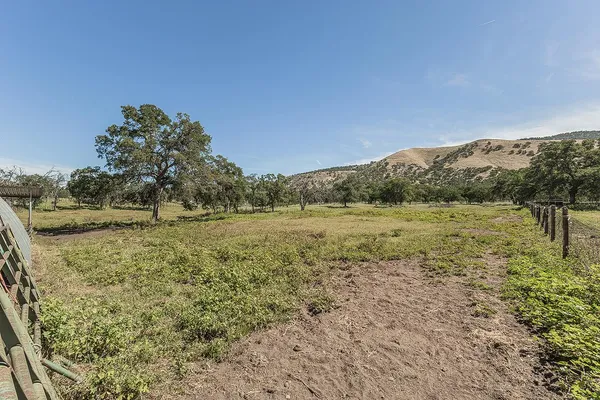 $695,000 | 26045 Pittman Hill Road, Clovis, CA 93619