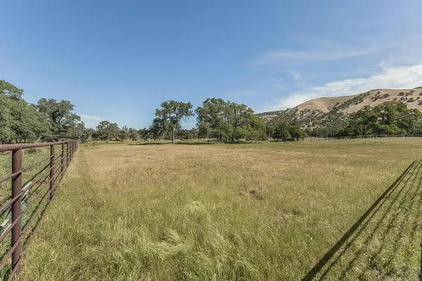 $695,000 | 26045 Pittman Hill Road, Clovis, CA 93619