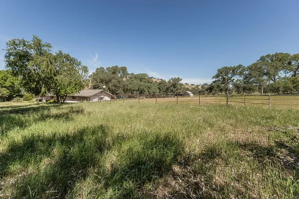 $695,000 | 26045 Pittman Hill Road, Clovis, CA 93619