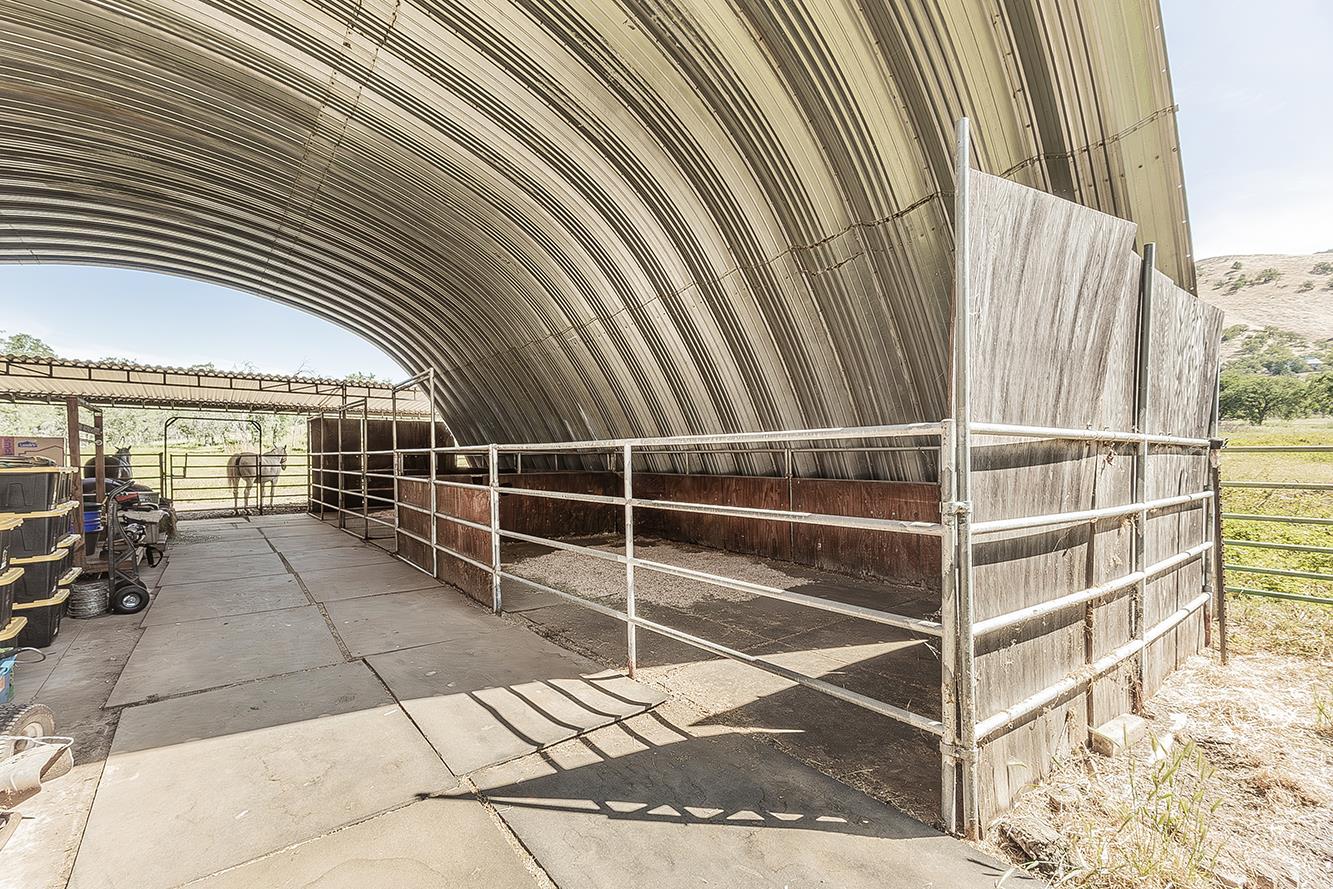 26045 Pittman Hill Road Clovis, CA 93619 - Photo 6 of 93 a view of a balcony