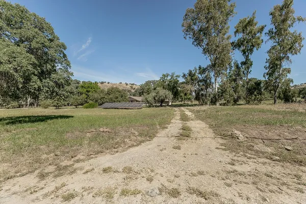$695,000 | 26045 Pittman Hill Road, Clovis, CA 93619