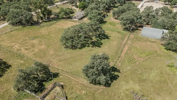 $695,000 | 26045 Pittman Hill Road, Clovis, CA 93619