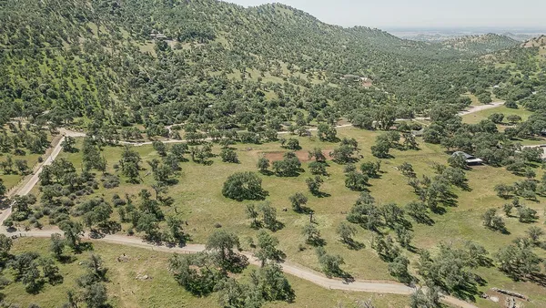 $695,000 | 26045 Pittman Hill Road, Clovis, CA 93619