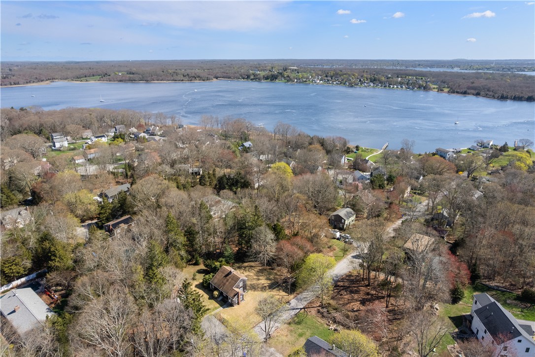 23 Smith Street Bristol, RI 02809 - Photo 2 of 7