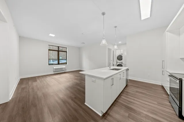 $3,600 | 121 34th Street, Unit 614, Union City, NJ 07087