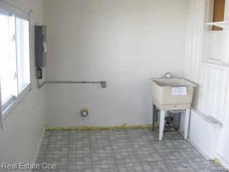 7289 Stephens Road Center Line, MI 48015 - Photo 2 of 7 IMG_9999AD