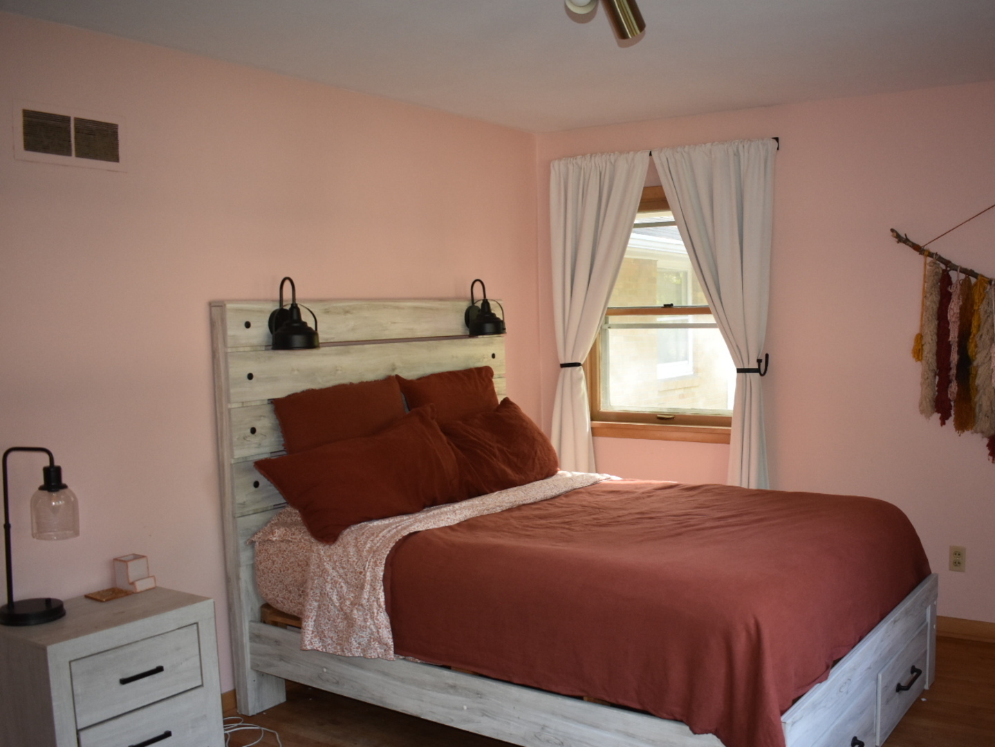 405 Prairie Court Streator, IL 61364 - Photo 11 of 16 a bedroom with a bed and a window