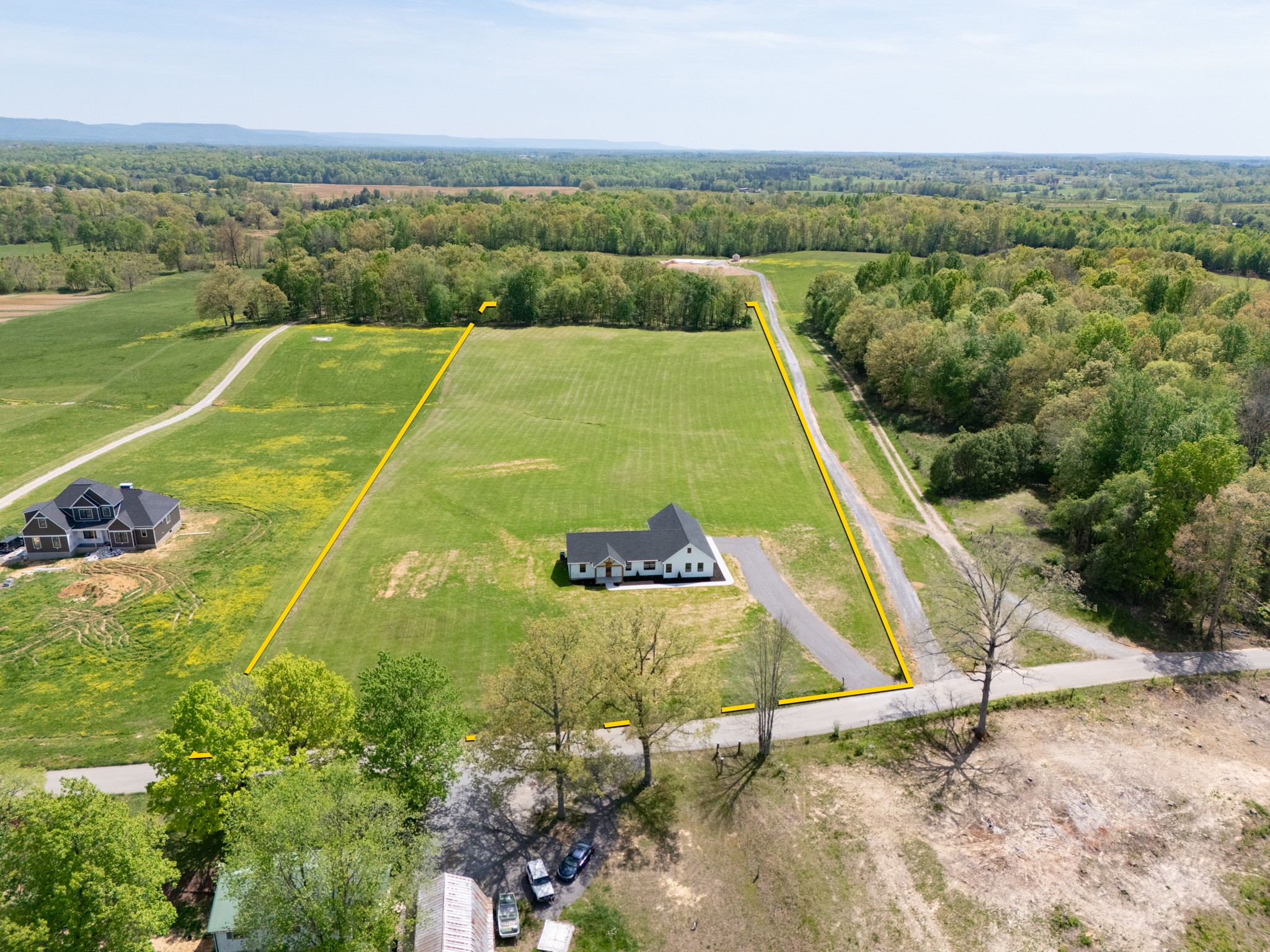 625 Robert Smith Road McMinnville, TN 37110 - Photo 2 of 40 a view of a tennis court