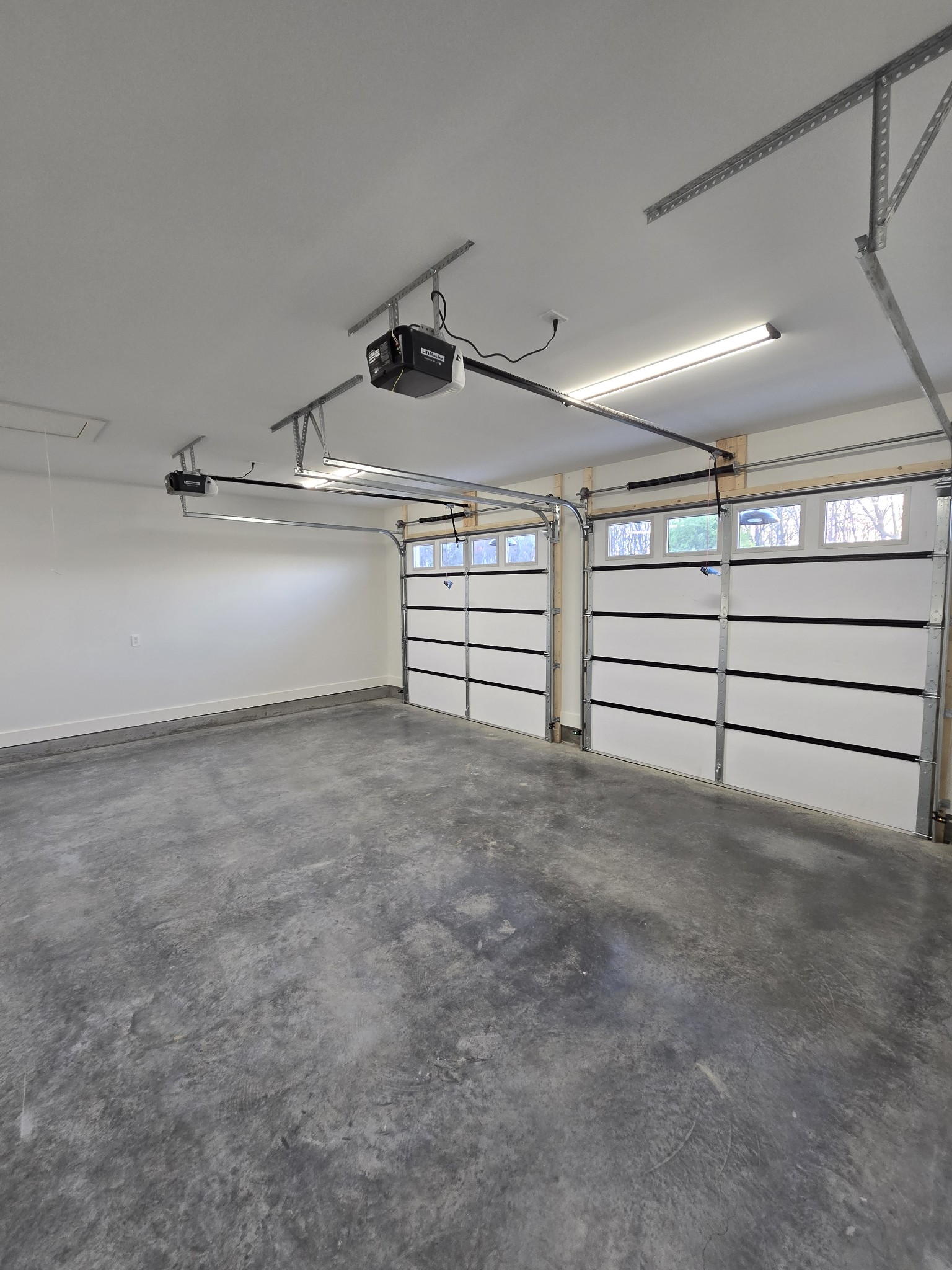 625 Robert Smith Road McMinnville, TN 37110 - Photo 38 of 40 a view of an empty garage