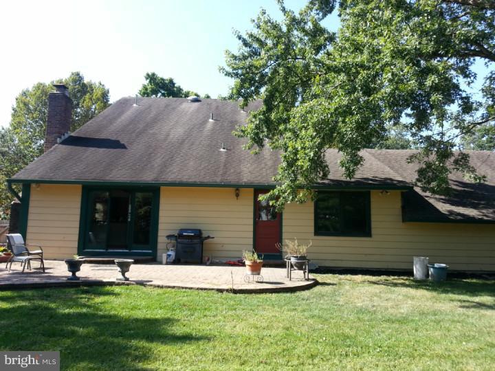 8 Rooftree Road Cherry Hill, NJ 08003 - Photo 2 of 17 Exterior Back