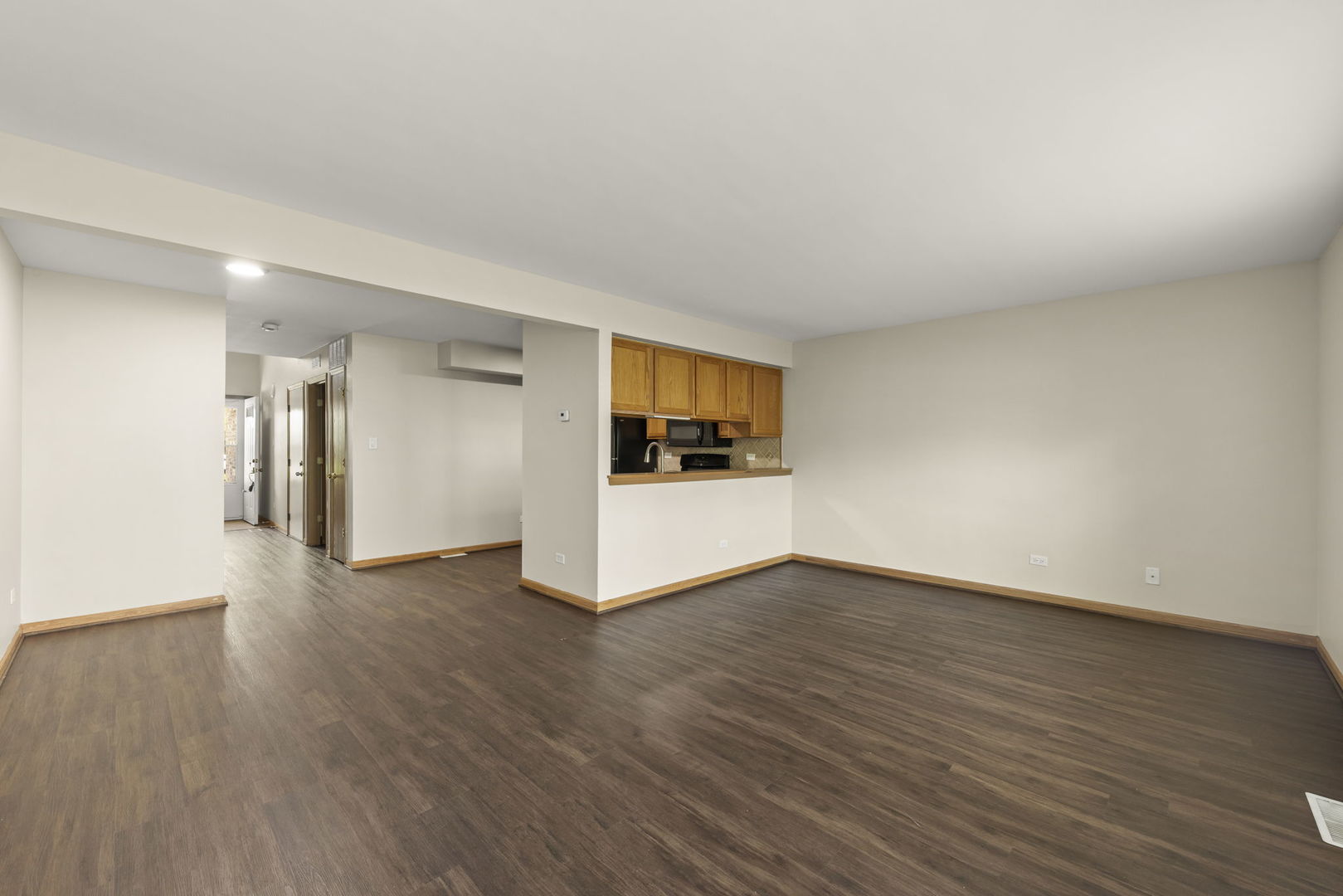 694 Tamarac Boulevard Addison, IL 60101 - Photo 7 of 16