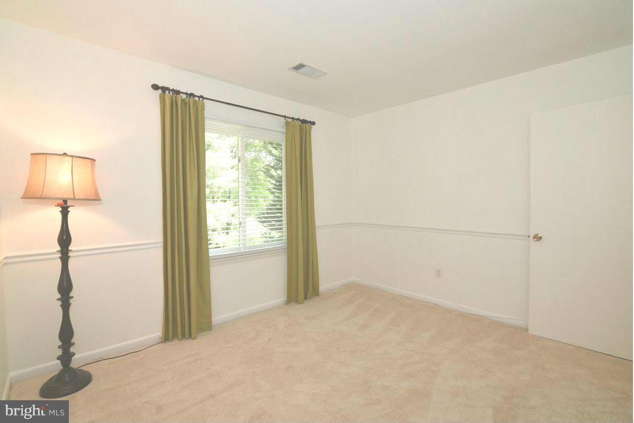 2121 Colts Neck Court Reston, VA 20191 - Photo 17 of 30 Spacious Bedroom #3!