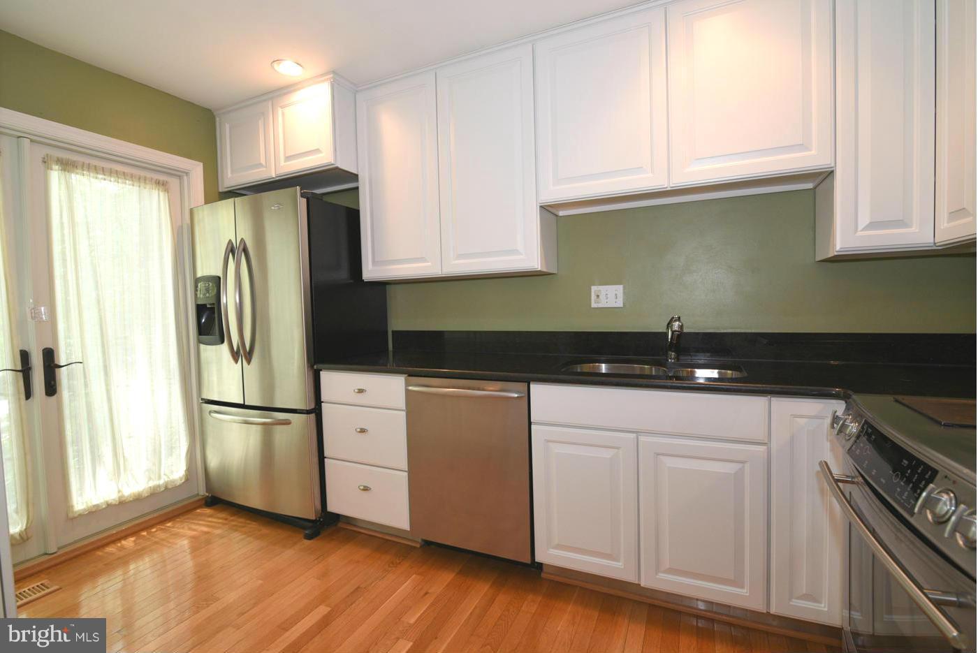 2121 Colts Neck Court Reston, VA 20191 - Photo 3 of 30 Gorgeous Galley Kitchen, SS Appliances!