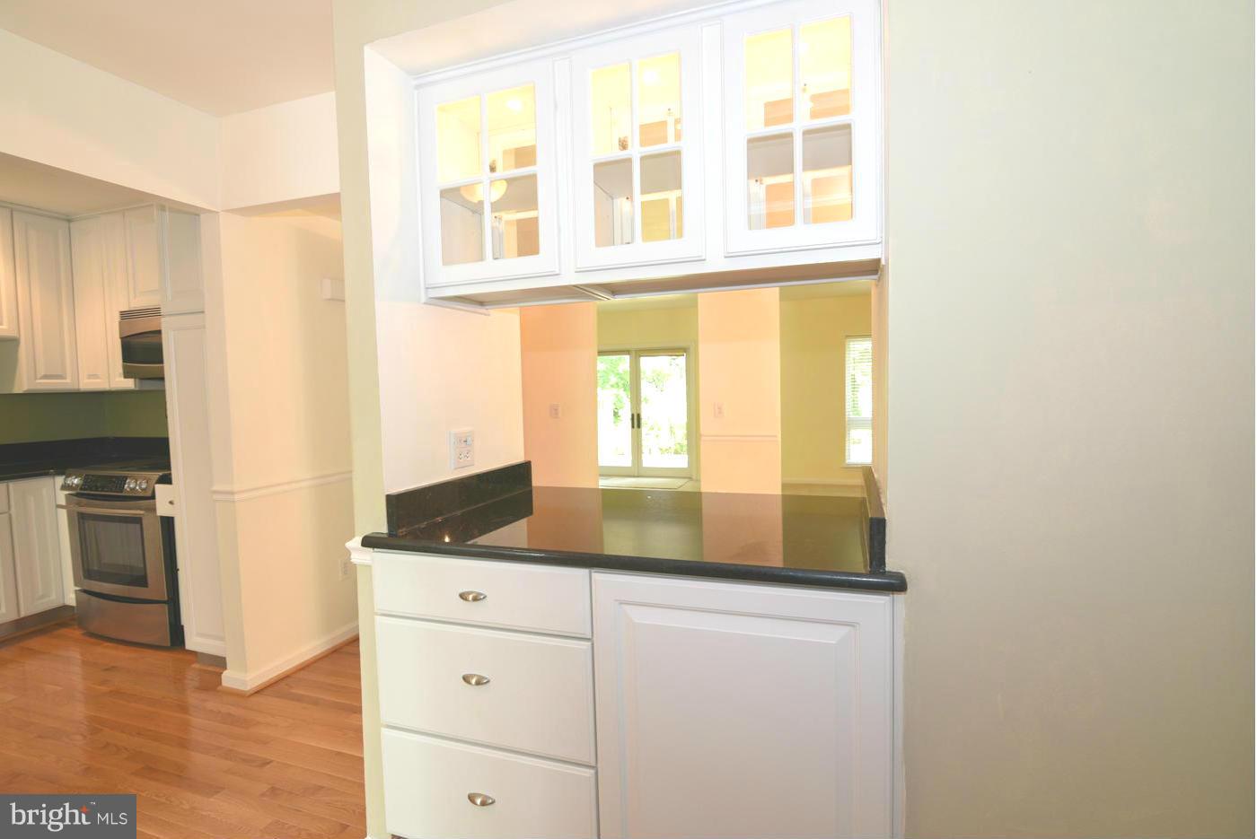 2121 Colts Neck Court Reston, VA 20191 - Photo 7 of 30 Buffet for Serving/Lighted Cabinets!