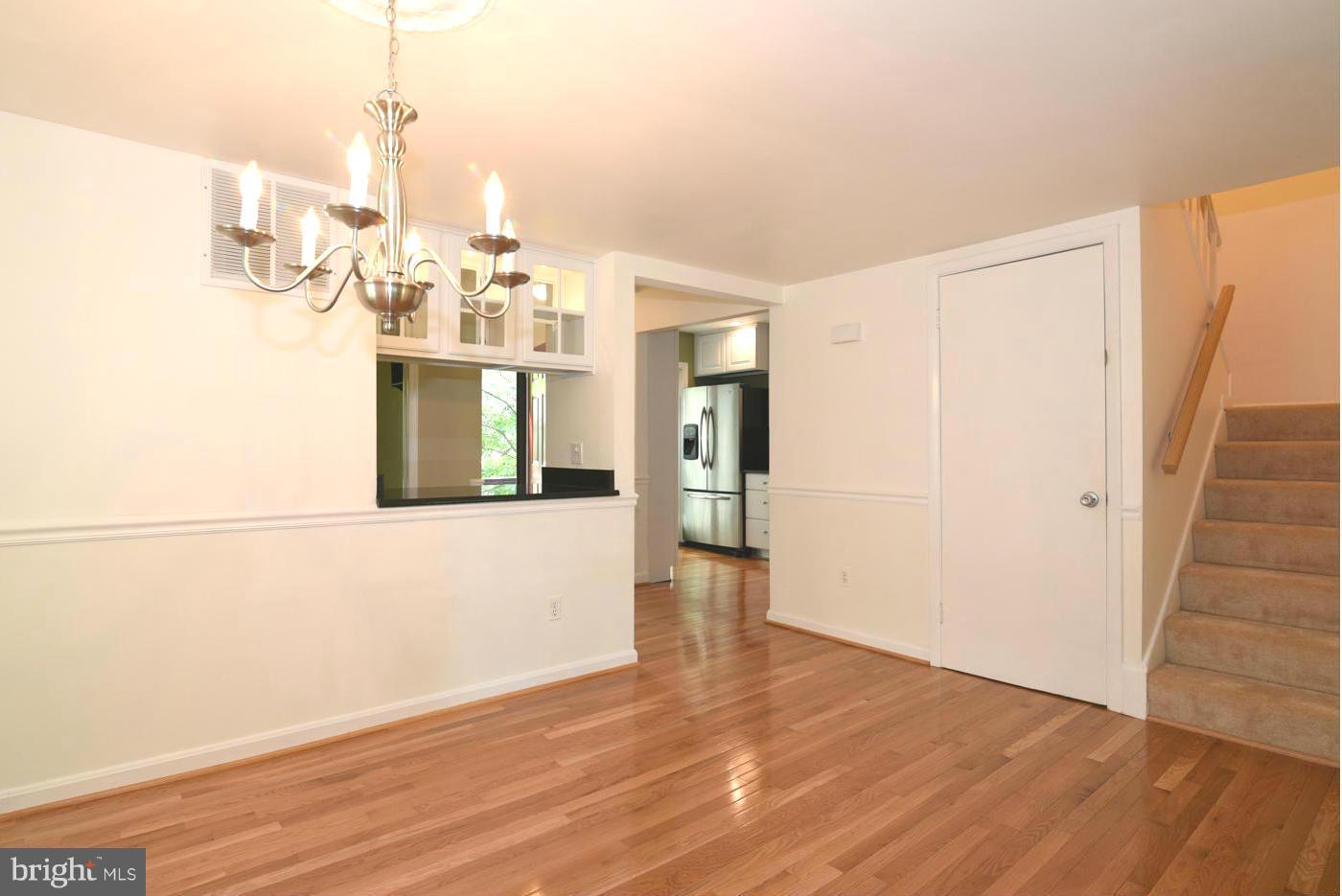 2121 Colts Neck Court Reston, VA 20191 - Photo 8 of 30 Hardwood Floors in Dining/Kitchen!