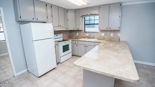 $2,100 | 247 Poinsettia Drive, Panama City Beach, FL 32413