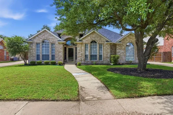 $470,000 | 138 Briar Oak Drive, Murphy, TX 75094