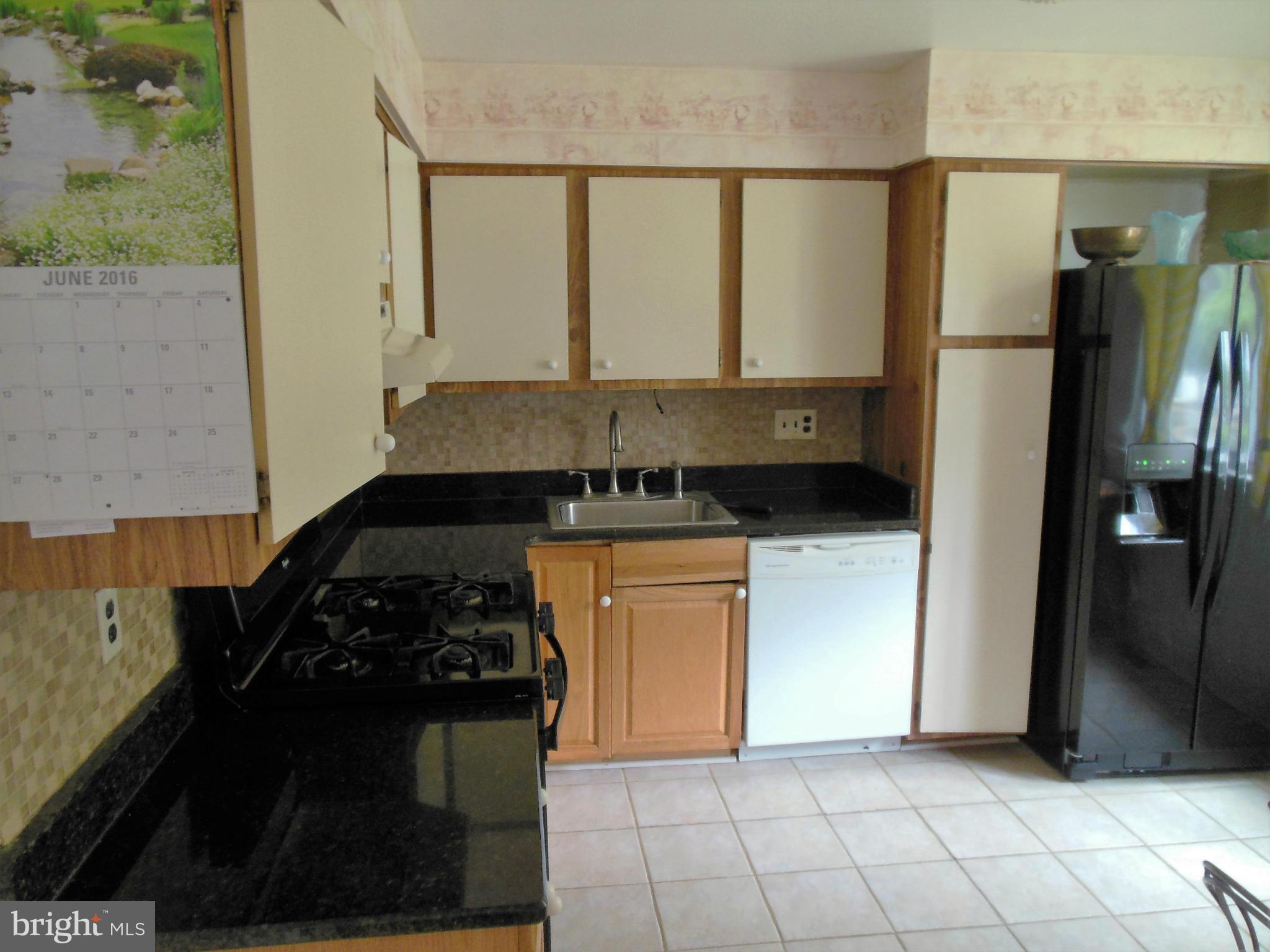 9251 Bellbeck Road Baltimore, MD 21234 - Photo 7 of 28 Kitchen