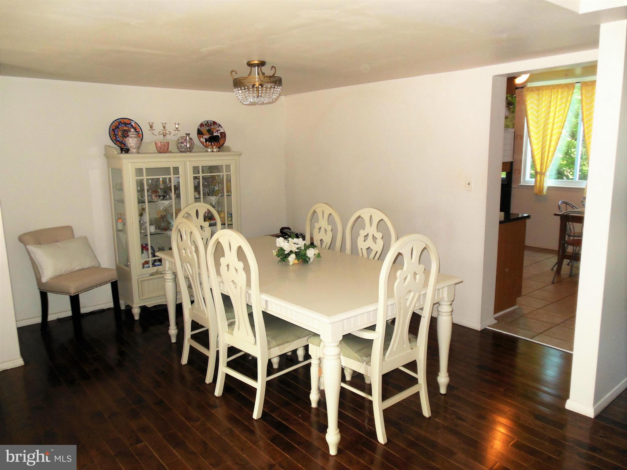 9251 Bellbeck Road Baltimore, MD 21234 - Photo 9 of 28 Dining Room