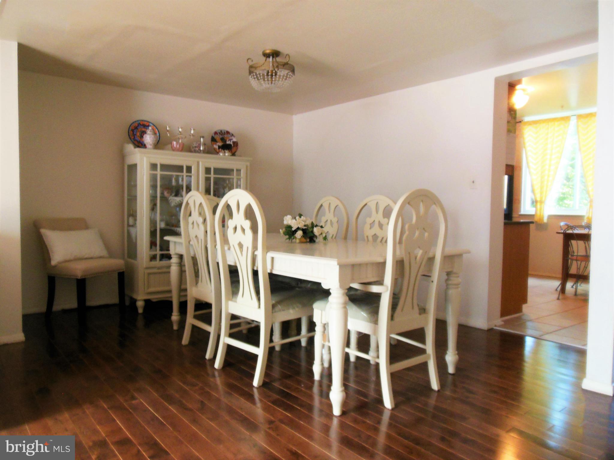9251 Bellbeck Road Baltimore, MD 21234 - Photo 10 of 28 Dining Room