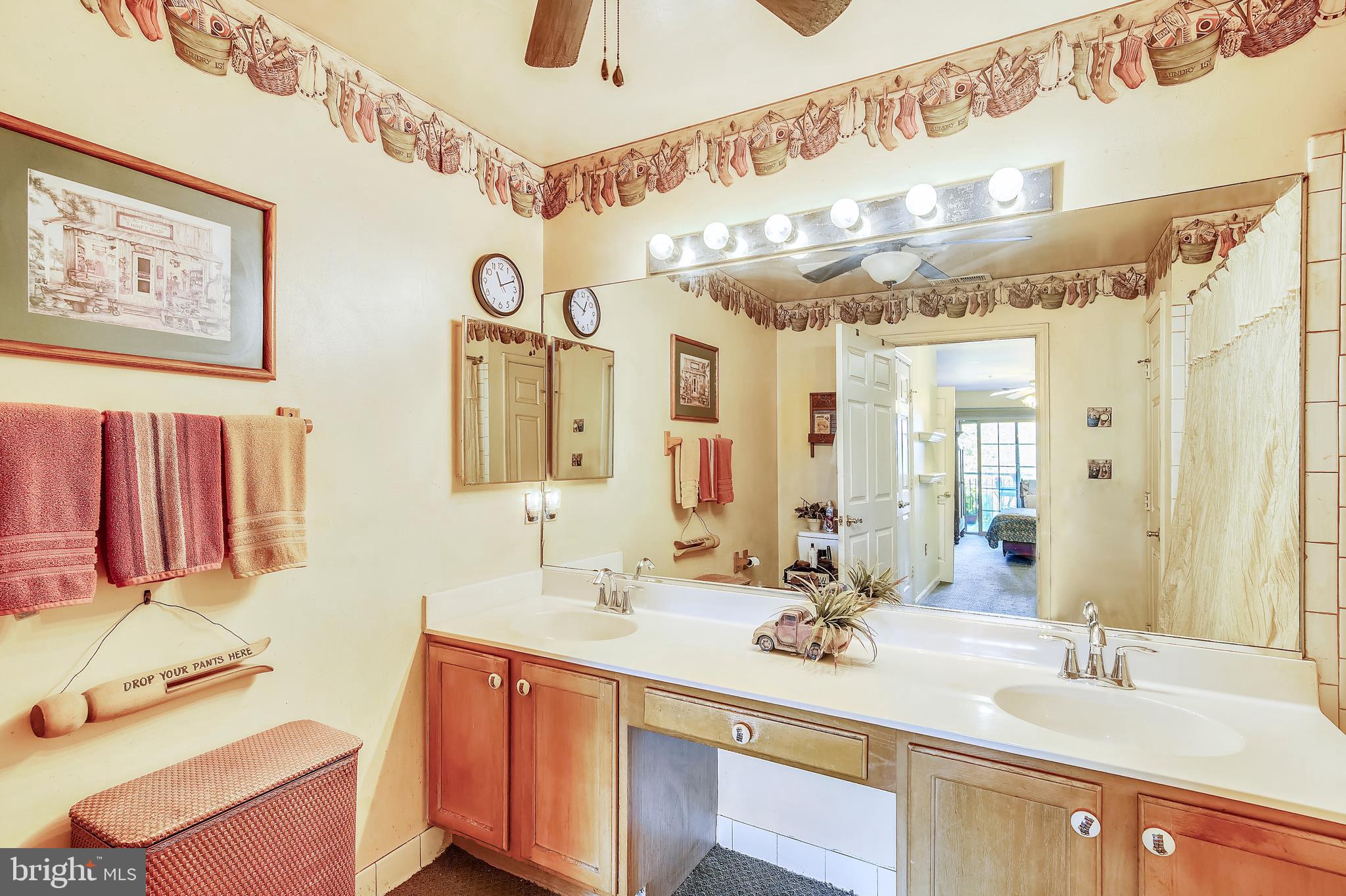 404 Ridgepoint Place, Unit 14 Gaithersburg, MD 20878 - Photo 12 of 31 Gallery Image 12