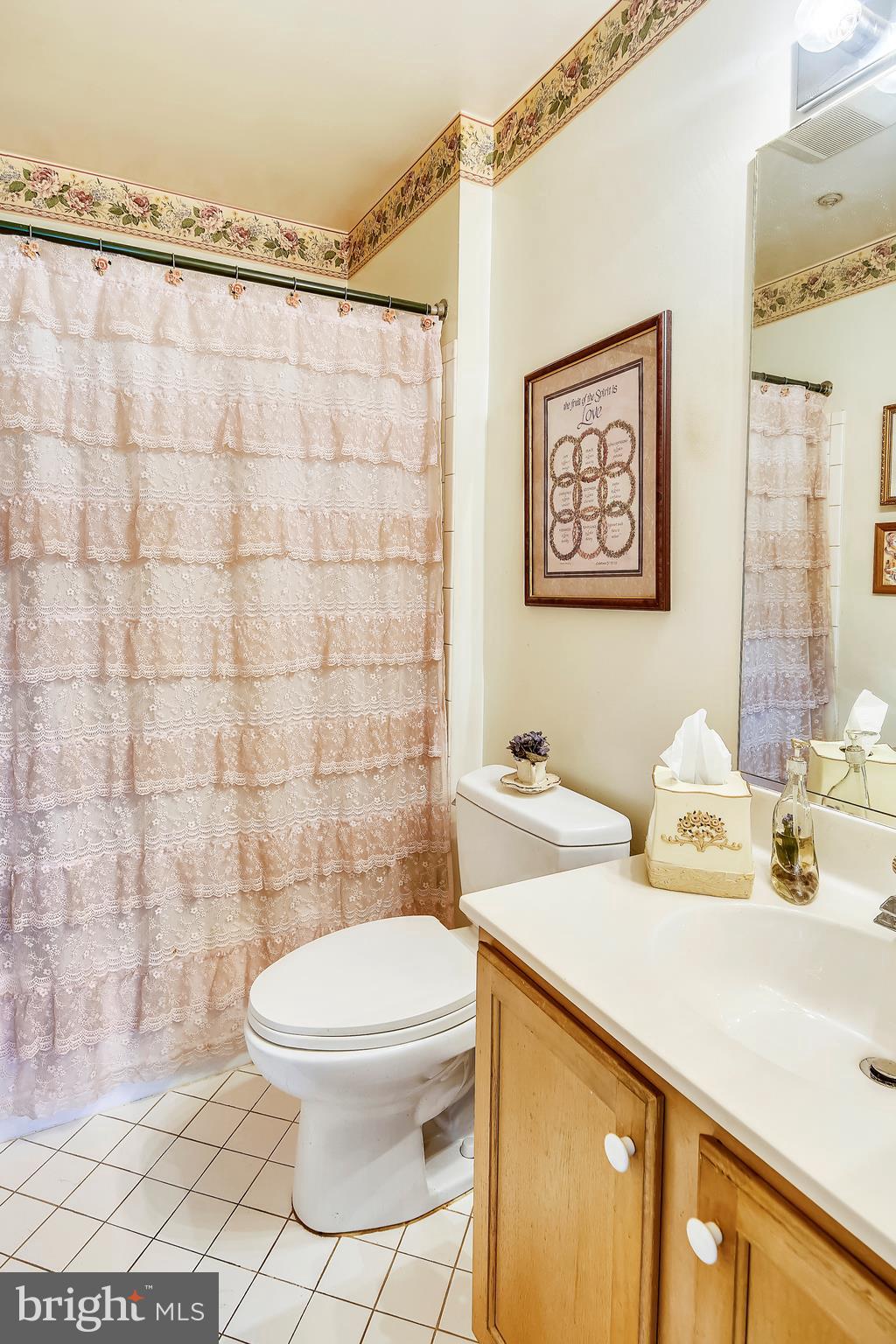 404 Ridgepoint Place, Unit 14 Gaithersburg, MD 20878 - Photo 16 of 31 Gallery Image 16