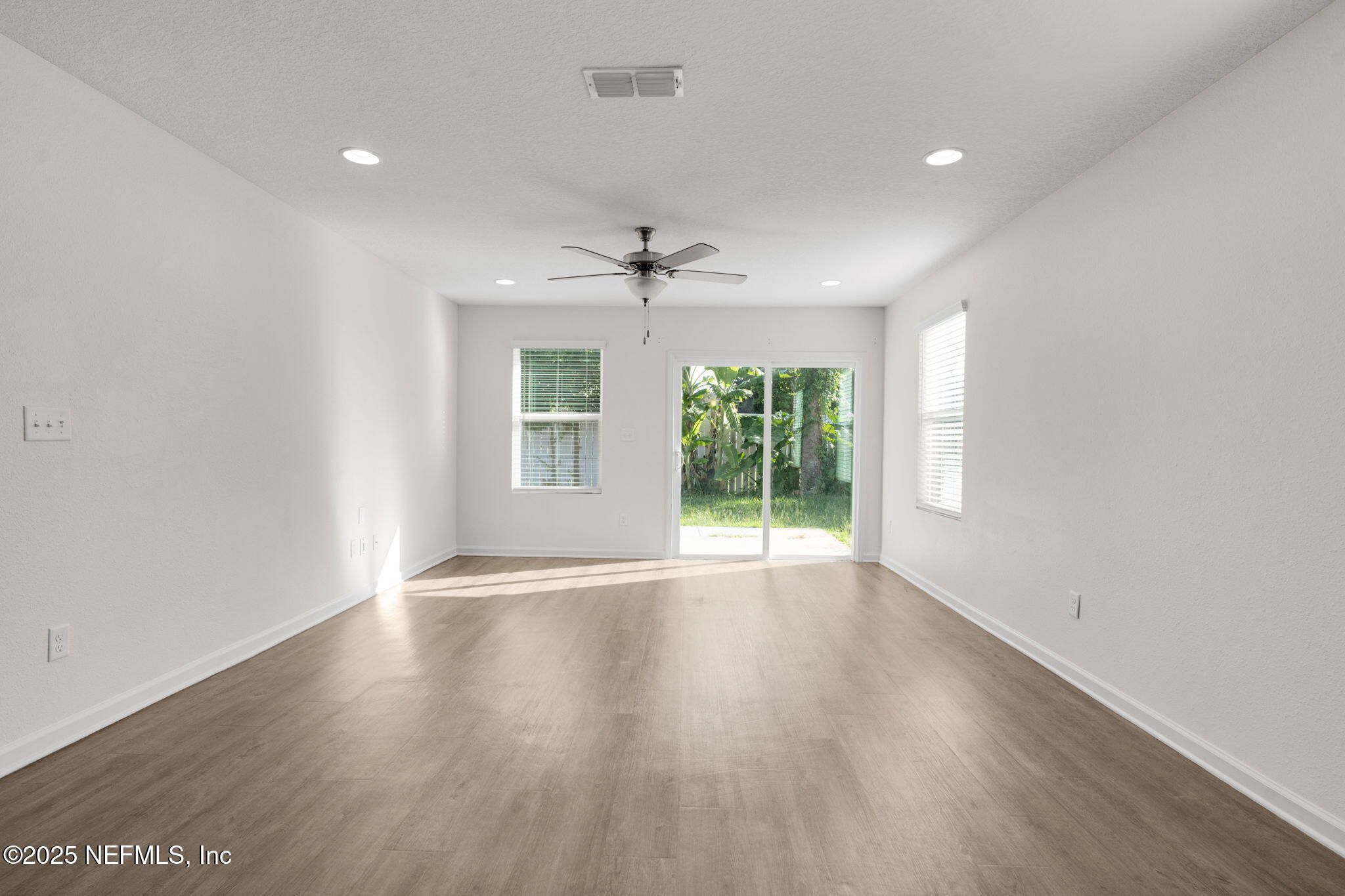 1632 Bermuda Road Jacksonville, FL 32224 - Photo 11 of 25 Living Room