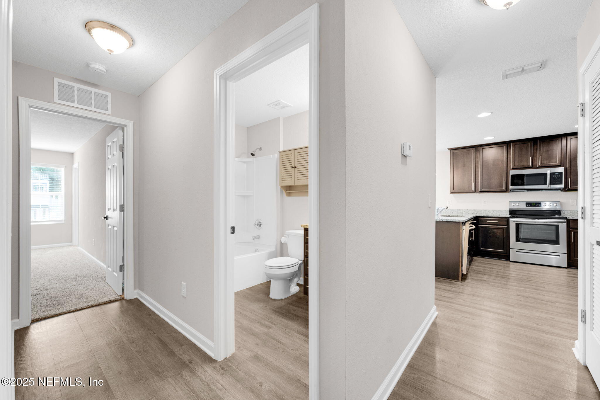 1632 Bermuda Road Jacksonville, FL 32224 - Photo 18 of 25 Bathroom 2