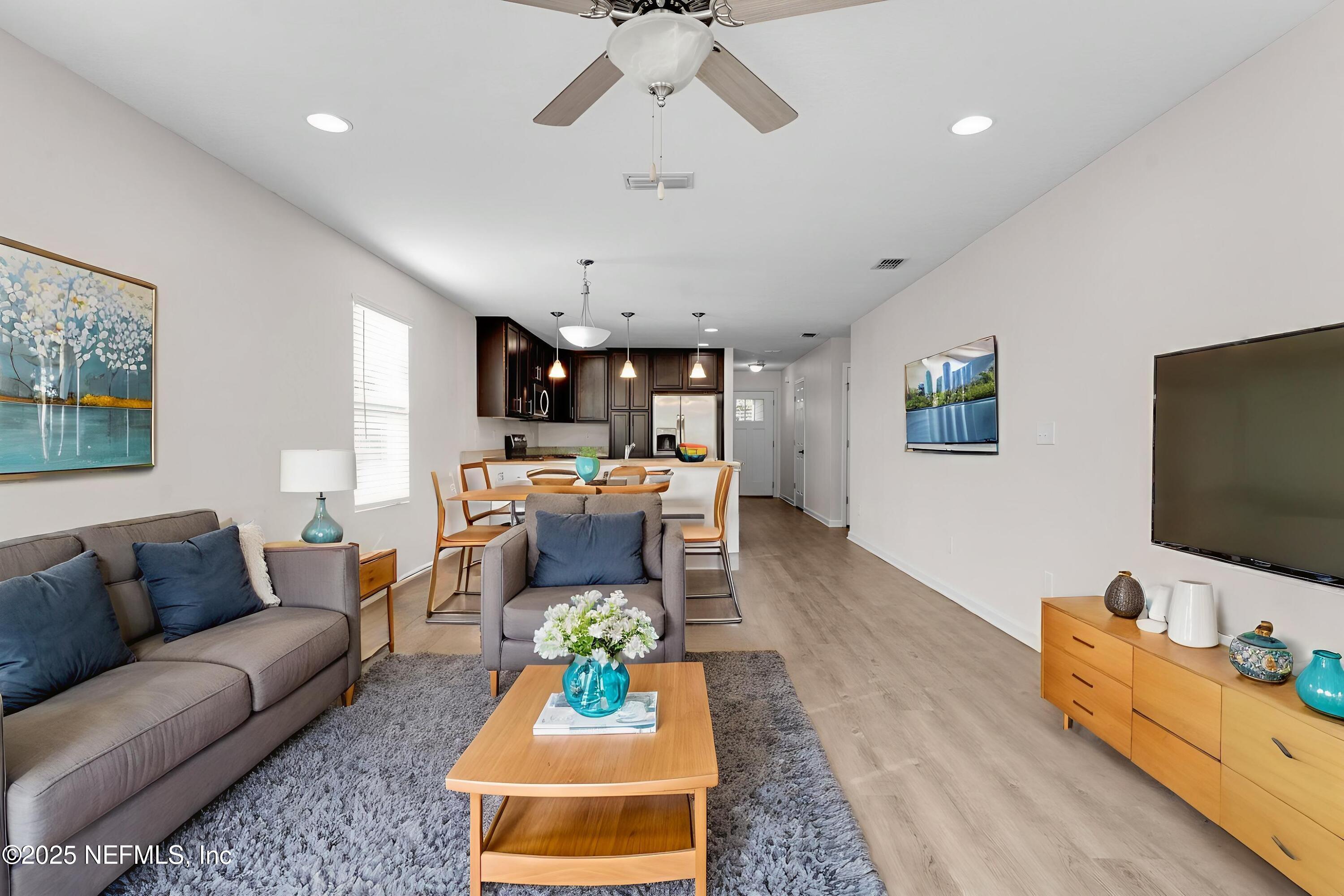 1632 Bermuda Road Jacksonville, FL 32224 - Photo 9 of 25 Living/Dining Area