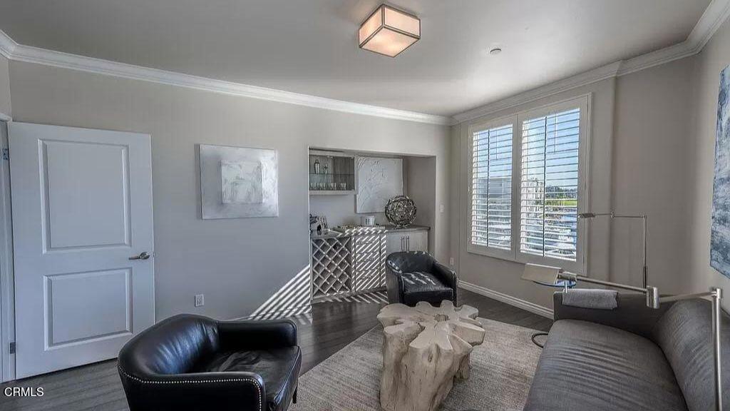 4346 Tradewinds Drive Oxnard, CA 93035 - Photo 3 of 34