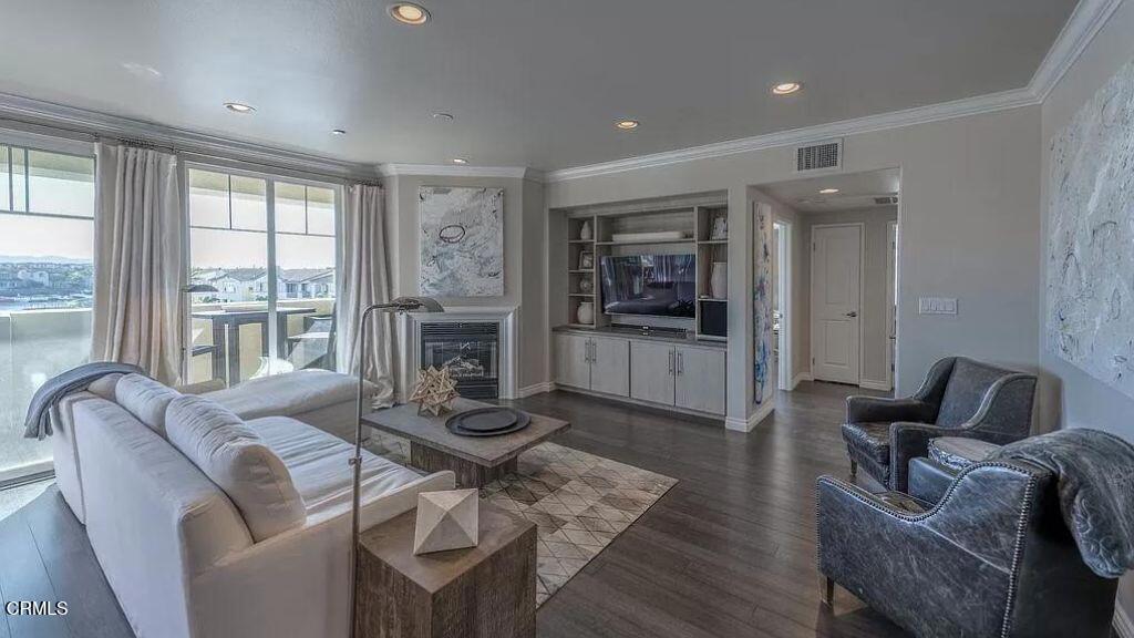 4346 Tradewinds Drive Oxnard, CA 93035 - Photo 6 of 34