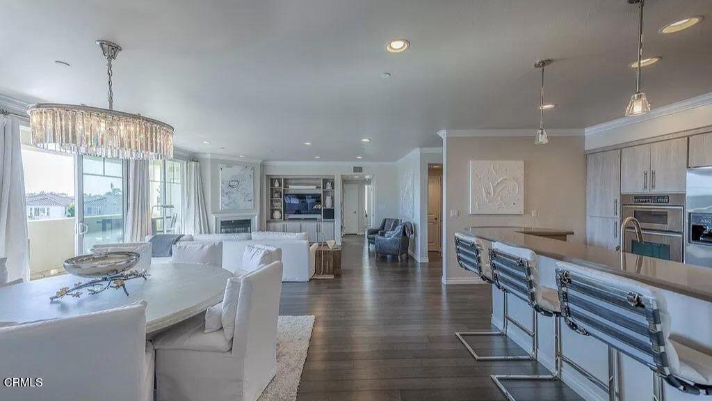 4346 Tradewinds Drive Oxnard, CA 93035 - Photo 7 of 34