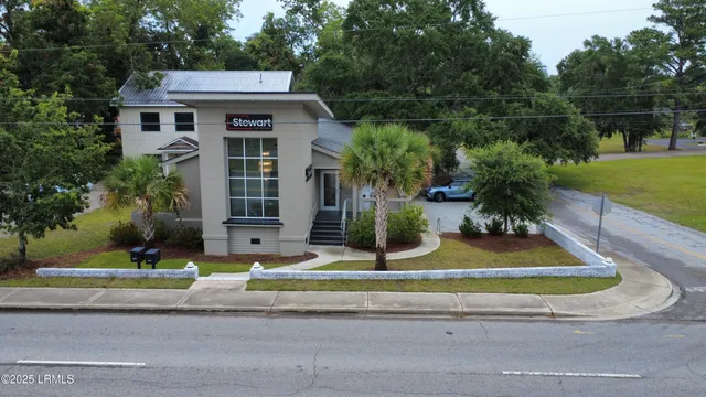 $1,300 | 205 Ribaut Road, Unit C, Beaufort, SC 29902