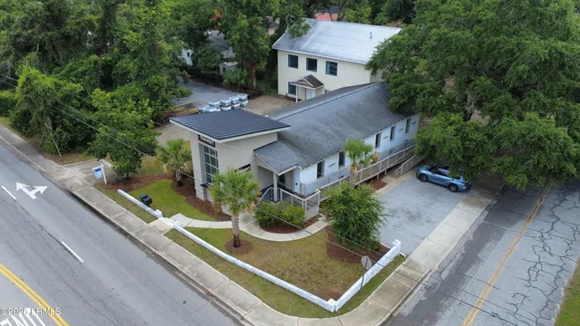 $1,300 | 205 Ribaut Road, Unit C, Beaufort, SC 29902