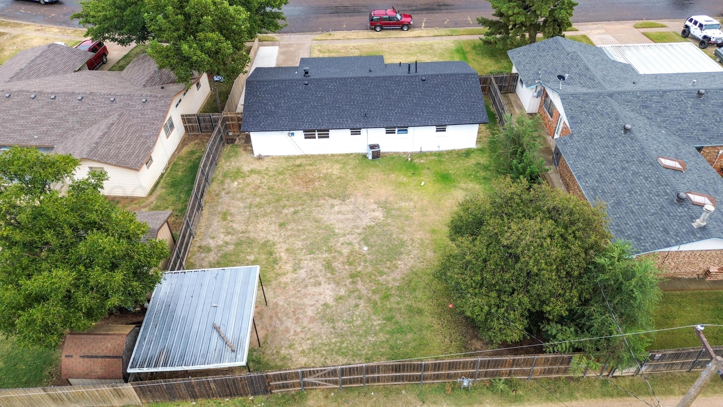 4708 South Bryan Street Amarillo, TX 79110 - Photo 18 of 18 large backyard
