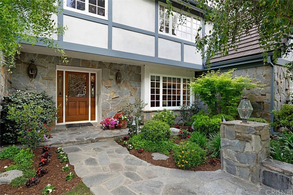 1 Cinch Road Bell Canyon, CA 91307 - Photo 4 of 46