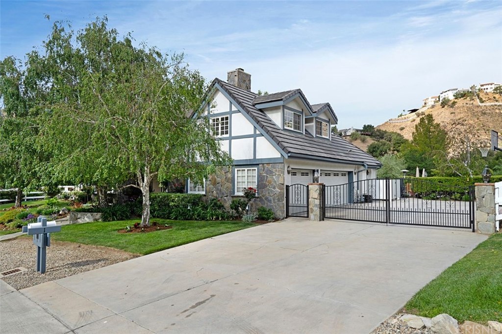 1 Cinch Road Bell Canyon, CA 91307 - Photo 5 of 46