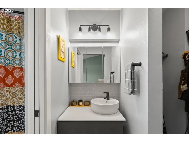 $390,000 | 1486 Northeast Market Drive, Fairview, OR 97024