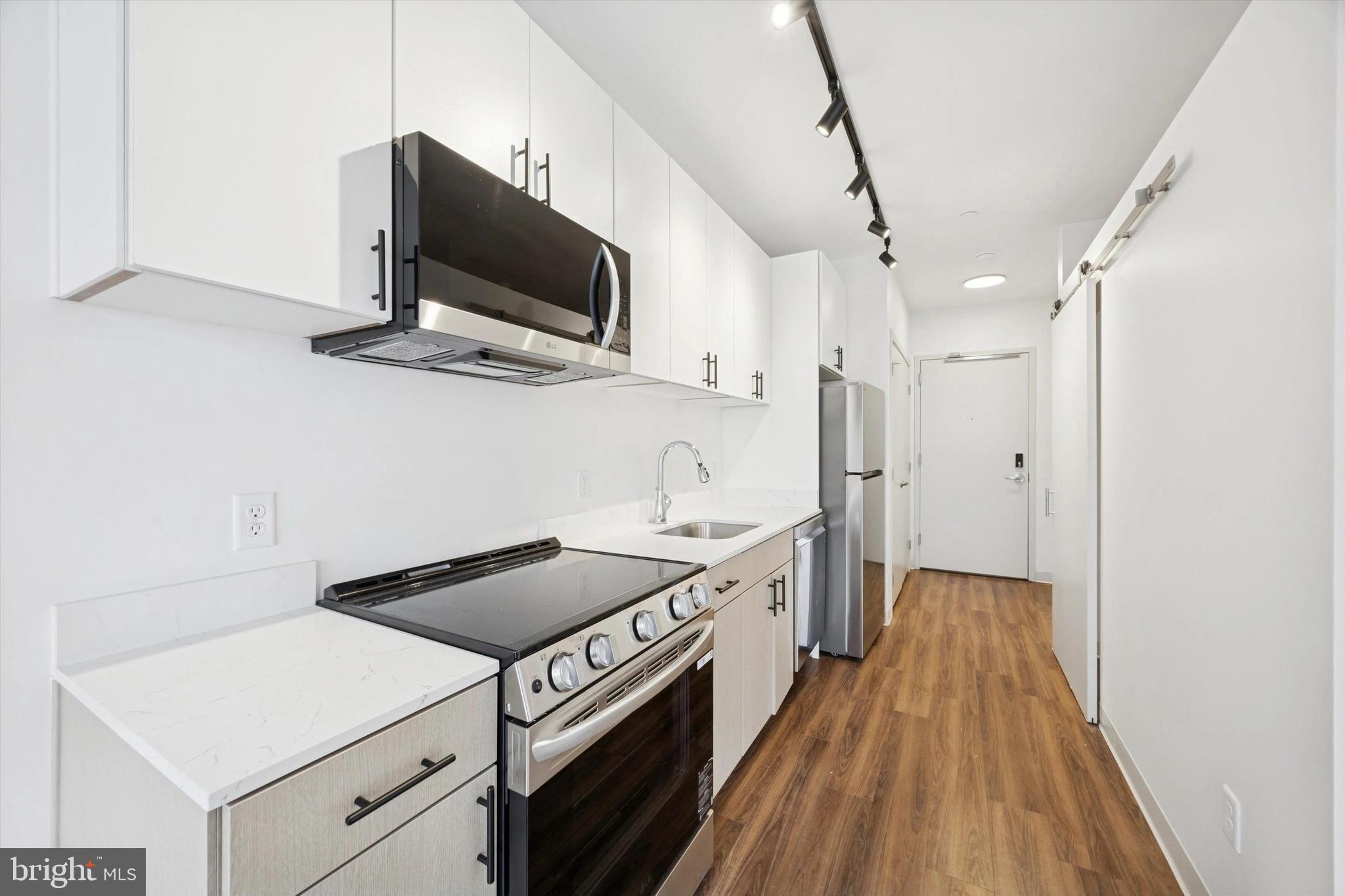 4240 Chestnut Street, Unit 505 Philadelphia, PA 19104 - Photo 17 of 38