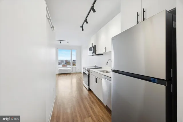$1,325 | 4240 Chestnut Street, Unit 505, Philadelphia, PA 19104