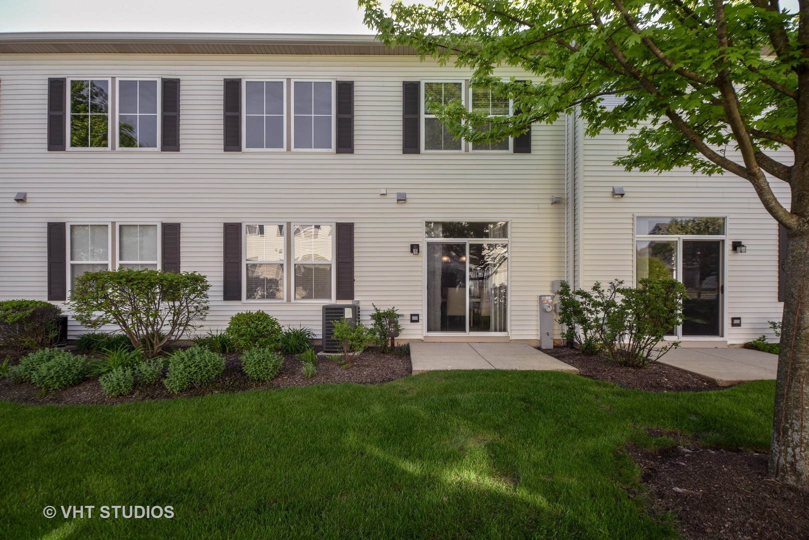 2946 Falling Waters Lane Lindenhurst, IL 60046 - Photo 10 of 10 a view of house with front yard