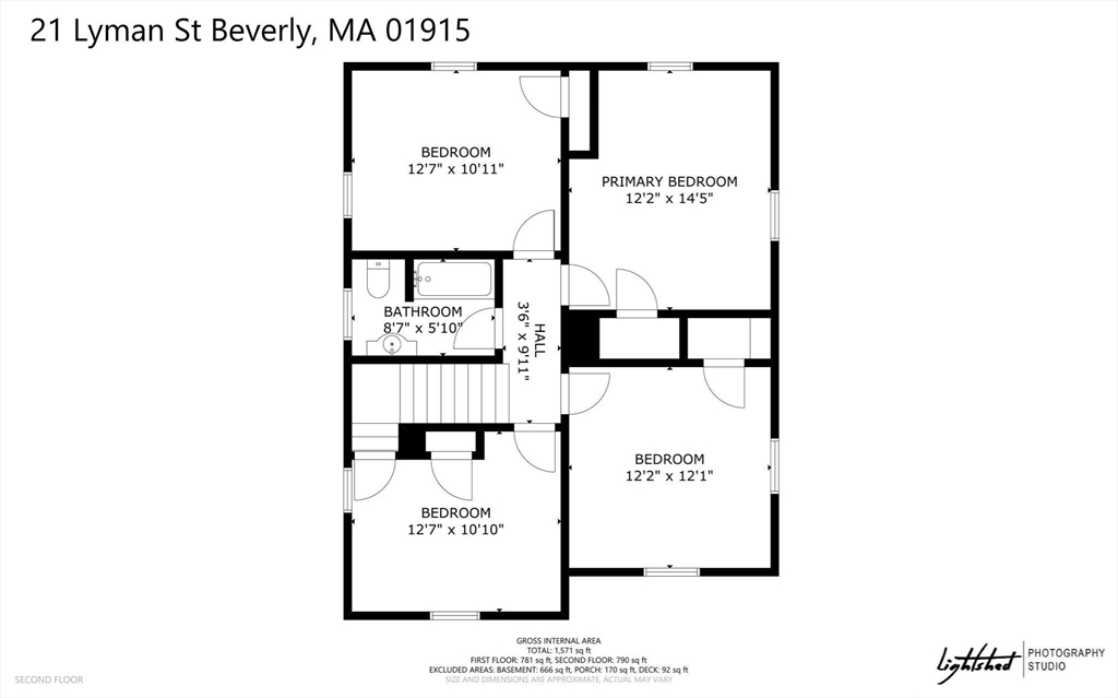 21 Lyman Street Beverly, MA 01915 - Photo 32 of 33 a picture of a park with an bench
