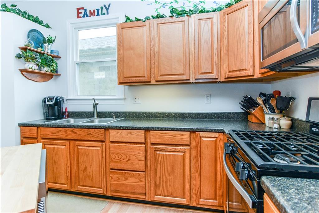 318 Spring Street Oakdale, PA 15071 - Photo 13 of 25 Gallery Image 13