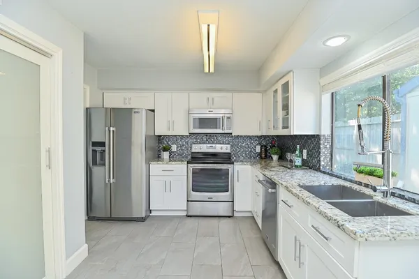 $2,600 | 12800 Briar Forest Drive, Unit 138, Houston, TX 77077