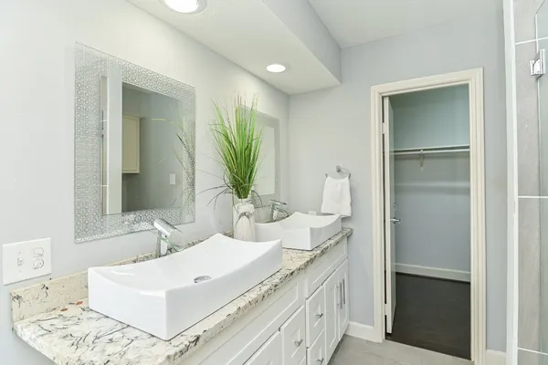 $2,600 | 12800 Briar Forest Drive, Unit 138, Houston, TX 77077